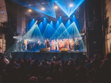 Image de la chorale sur scène